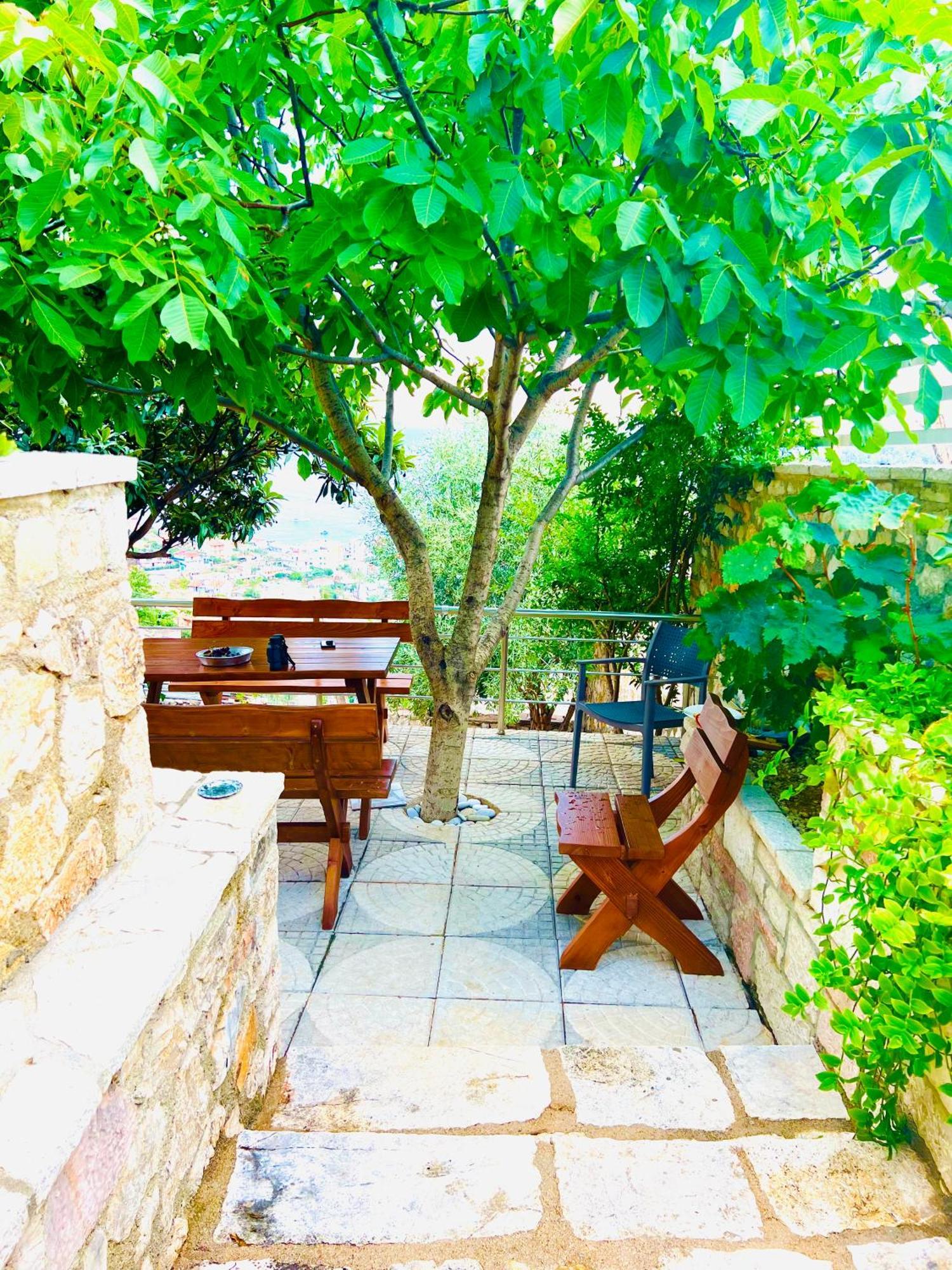 Mistral Inn Himarë Exterior foto